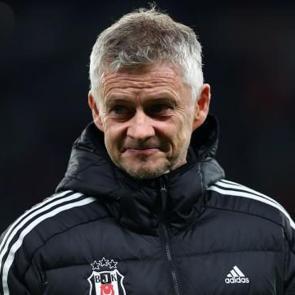 Tam 22 yıl ge&ccedil;ti: Solskjaer, Lucescu'yu unutturabilir
