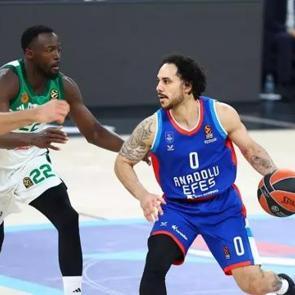 Anadolu Efes seriye dengeyi getirdi! 