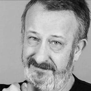 &Uuml;nl&uuml; oyuncu Necip Naşit &Ouml;zcan hayatını kaybetti