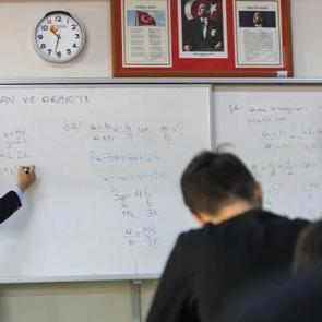 15 bin &ouml;ğretmen alımı i&ccedil;in başvurularda son g&uuml;n