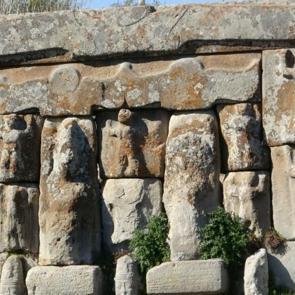 3 bin yıllık mühendislik ve sanat: ”Üç harflileri” tasvir etmişler!