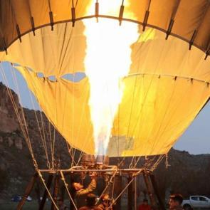 Bu manzara her şeye bedel: G&uuml;n doğmadan kuyruğa giriyorlar