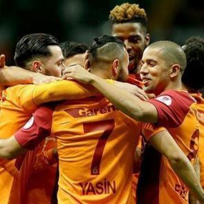Galatasaray'ın 'Şampiyon' ismiydi: 38 yaşında 21 gol attı, S&uuml;per Lig'e g&ouml;z kırptı