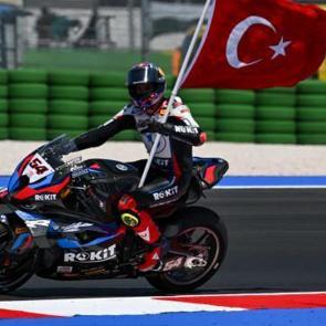 'Motorcular Kralı' tuttuğu takımı a&ccedil;ıkladı: 'Babadan oğula taraftarıyız'