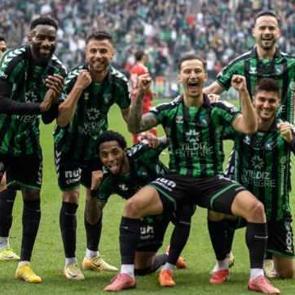 Şampiyon Kocaelispor, sezonu 5 goll&uuml; ma&ccedil;la tamamladı