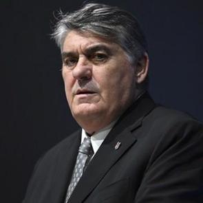 Serdal Adalı tepki &ccedil;eken davet i&ccedil;in konuştu: Dikilitaş'ı kimle konuşacağım?