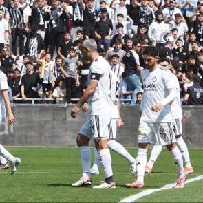 S&uuml;per Lig efsanesi 3. Lig'e d&uuml;şt&uuml;, yeni 'Kerem' boşa &ccedil;ıktı: İlk gelen alır