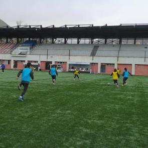 Hakkari sokaklarında keşfedildi: Hen&uuml;z 16 yaşında, hedefi S&uuml;per Lig