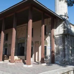 Osmanlıdan g&uuml;n&uuml;m&uuml;ze sade ve zarif bir miras: Takkeci İbrahim Ağa Camii