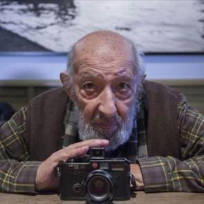 Deklanşörüyle zamanı durduran Ara Güler'in hayatı "Merhaba" filmiyle beyazperdede olacak