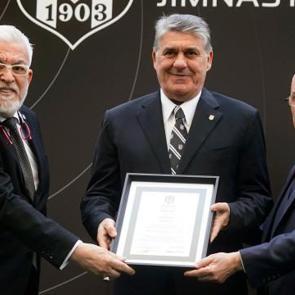 Beşiktaş'ta Başkan Serdal Adalı ve y&ouml;netimi, mazbatalarını aldı