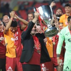 Gaziantep'te sarı-kırmızı coşku! Galatasaray kupasını kaldırdı