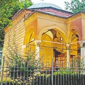 Hiç Yoktan Bir Eser / Köprülü Kütüphanesi Esrârı değerlendirmesi: Defineye mâlik viraneler