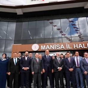 Manisa, Türkiye'nin en büyük kütüphanelerinden birine kavuştu