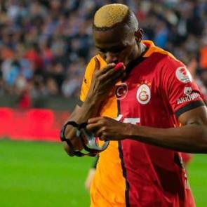 Osimhen'den şampiyonluk sonrası transfer s&ouml;zleri! "Dayanamıyorum"