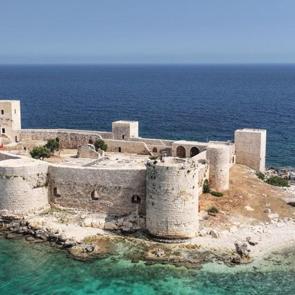 Sığ denizde tarihle iç içe: Erken davranan yer kapıyor
