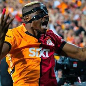 Yine şov yaptı! Osimhen, Galatarasaray tarihine ge&ccedil;ti