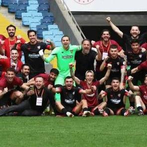 1. Lig ekibinin 33 yıllık &ouml;zlemi!