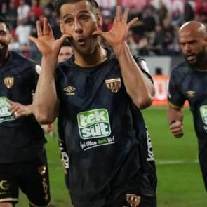 41 yaşında 18 gol attı! 1. Lig'de tarih yazıyor