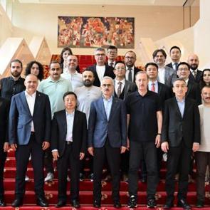 Bakan Uraloğlu teknoloji devleriyle bir araya geldi!