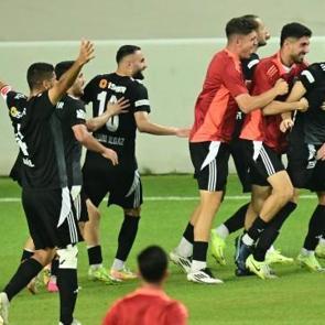 Depremde tesisleri yıkıldı, 5 oyuncusunu kaybetti! Şampiyon olup, lig y&uuml;kseldiler