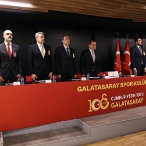 Galatasaray dev geliri duyurdu! Dudak u&ccedil;uklatan rakam...