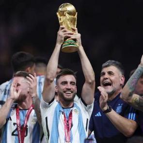 S&uuml;per Lig devine D&uuml;nya Kupalı sol bek! Bedavaya gelebilir