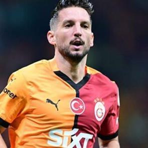 Galatasaray'dan ayrılan Mertens'ten futbol kariyeriyle ilgili flaş karar