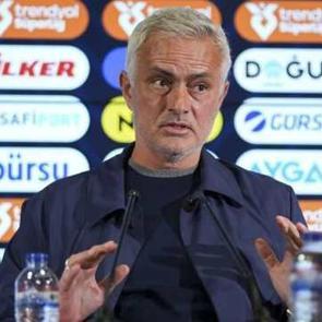 Muslera'ya 'İnsanlık' diyerek y&uuml;klenmişti! Mourinho'nun ge&ccedil;mişi peşini bırakmıyor