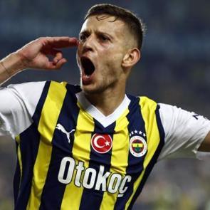 Mourinho, Fenerbah&ccedil;e tarihine ge&ccedil;en ismin &uuml;zerini &ccedil;izdi! Artık satış listesinde