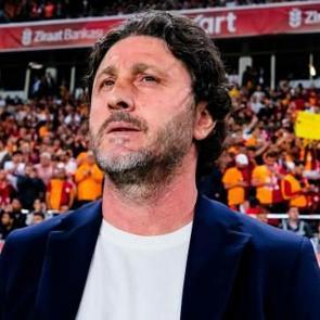 Trabzonspor ameliyat haberiyle sarsıldı: File bek&ccedil;isi bı&ccedil;ak altına yattı