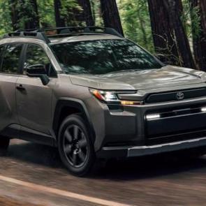 Yeni Toyota RAV4 sahneye çıktı: Güç, teknoloji ve sürdürülebilirlik bir arada