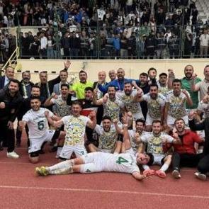 Konya'da b&uuml;y&uuml;k coşku: 50 bin n&uuml;fuslu kasabanın takımı şampiyon oldu