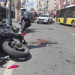 Beşiktaş'ta iki motosiklet çarpıştı: 2 kişi yaralandı