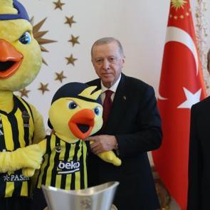 Cumhurbaşkanı Erdoğan, Fenerbah&ccedil;e'yi kabul etti