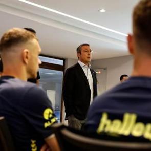 Edin Dzeko ve Dusan Tadic'e teşekk&uuml;r plaketi verildi