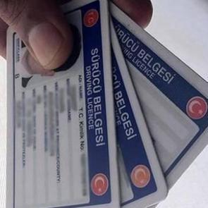 Ehliyet sahipleri dikkat! Milyonlarca s&uuml;r&uuml;c&uuml; i&ccedil;in geri sayım başladı