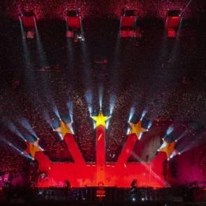 Galatasaray'dan Fenerbah&ccedil;e'ye: Hacdan d&ouml;nenleri daha fazla kalabalık karşılıyor