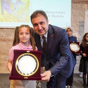 "Geleceğin Yazarları" Sertifika ve Ödül Töreni Rami Kütüphanesi'nde düzenlendi