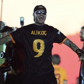 F.Bah&ccedil;e'ye şok g&ouml;nderme! Icardi yine yaptı yapacağını! Formasında yazan isim g&uuml;ndem oldu