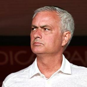 Mourinho bizzat istedi! Fenerbah&ccedil;e'de g&ouml;zler iki eski efsanede