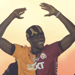 Osimhen'den veda sinyali! Paylaşımı g&uuml;ndem oldu