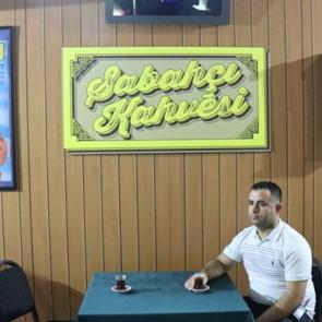 ‘Sabahçı Kahvesi’nde buluşuyorlar: Ferdi Tayfur hayranları fırsatı kaçırmadı