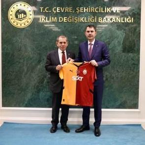 Bakan Kurum, Dursun &Ouml;zbek'i kabul etti