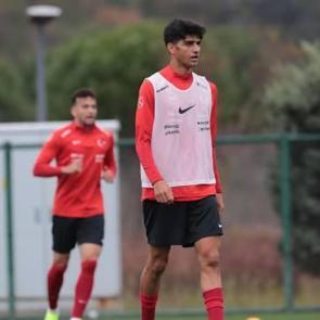 3. Lig'in 20'lik yıldızına teklif yağıyor: &Uuml;mit Milli Takım'a davet edildi