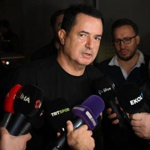 Acun Ilıcalı canlı yayında a&ccedil;ıkladı: Eğer Ali Ko&ccedil; istifa ederse...