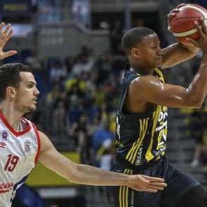 Fenerbah&ccedil;e seride 2-0 &ouml;ne ge&ccedil;ti