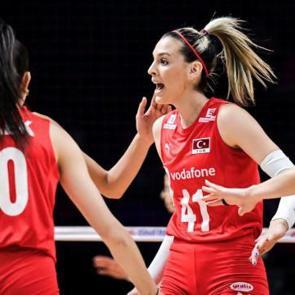 Filenin Sultanları &Ccedil;in'i bozguna uğrattı: 4'te 4'le başladılar