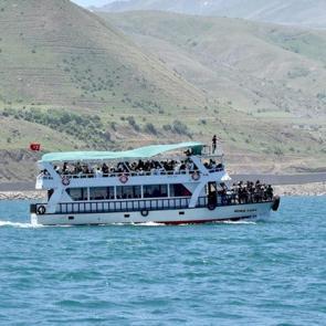 Her mevsim ayrı güzel! Tekne yolculuğuyla ulaşılıyor