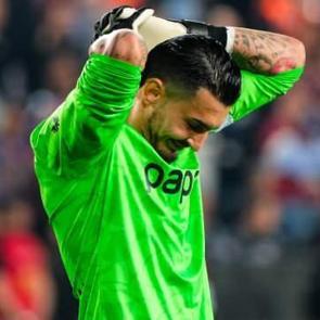 Ne Galatasaray ne Fenerbah&ccedil;e: Uğurcan &Ccedil;akır'a resmi teklif